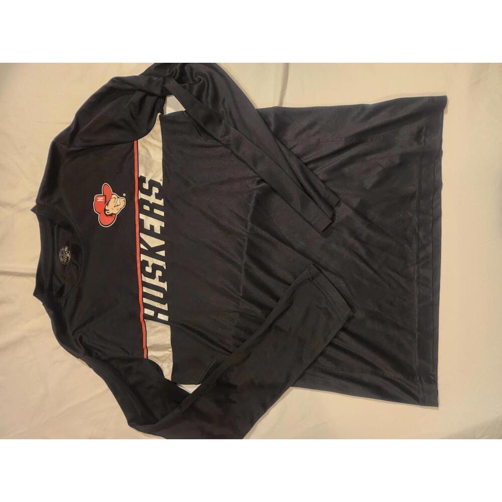Nebraska Cornhuskers Rivalry Threads Breathable Long sleeve Shirt. Mens Medium